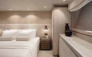 AKIKO 9