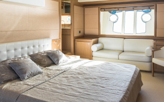 FRIEND'S BOAT 12