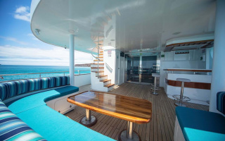 GRAND DAPHNE 4