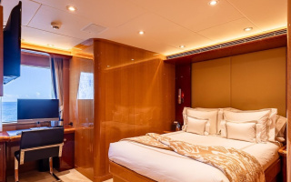 MYSTIQUE 18