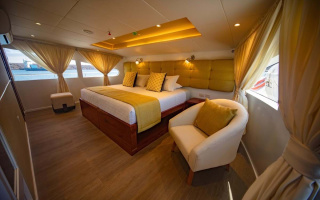 GRAND DAPHNE 14