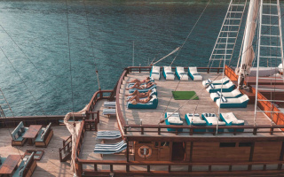 THE MAJ OCEANIC 6