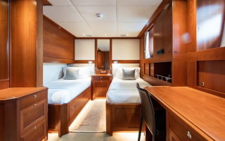 CORNELIA 28