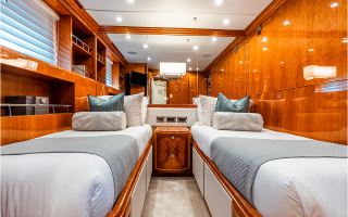 BRANDI WINE 35