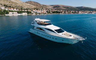 LADY LONA 2