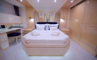 LADYSHIP 16