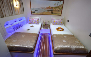 GUL SULTAN 18