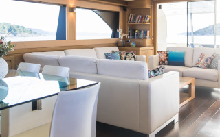FRIEND'S BOAT 8