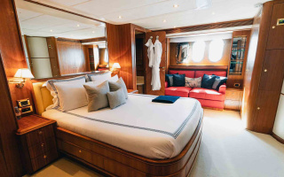 LADY AMANDA 16