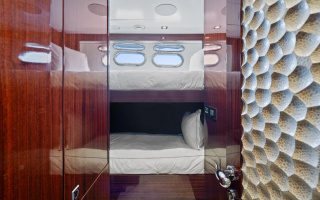 PILOT LOUNGE 23