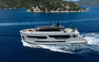 LADY LUNA 33