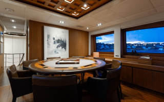 CHAMPAGNE SEAS 25
