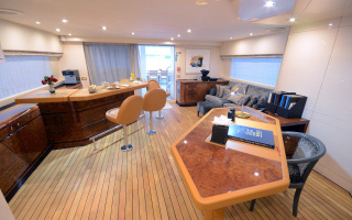 LADYSHIP 10