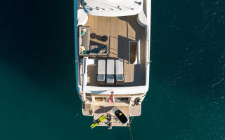 FRIEND'S BOAT 18