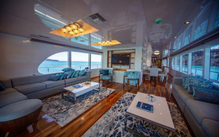 GRAND DAPHNE 9