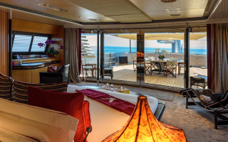 MALTESE FALCON 16