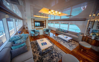 GRAND DAPHNE 10