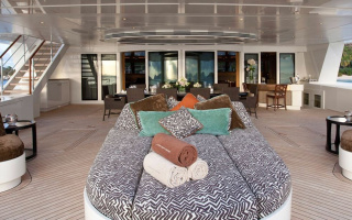 HEMISPHERE 10