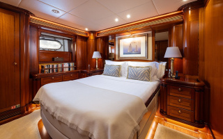 HYPERION 38