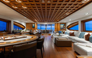CHAMPAGNE SEAS 23