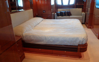 REBECCA V 8