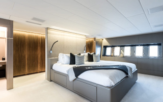 BEACHOUSE 18