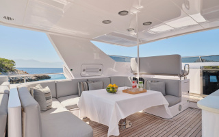 MILOS AT SEA 15