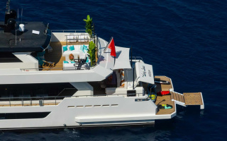 LADY LUNA 32