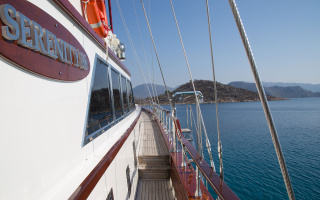 SERENITY 86 3