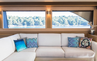 FRIEND'S BOAT 10