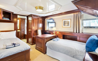 PACIFIC MERMAID 17
