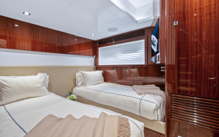 PILOT LOUNGE 22
