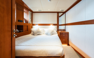 CORNELIA 25