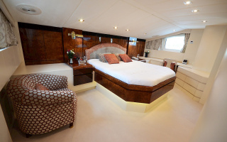 LADYSHIP 14