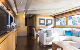 FRIEND'S BOAT 7