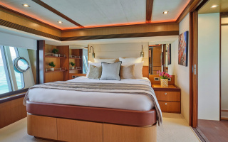 GOLDEN YACHT 16