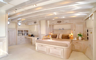 WHITE PEARL 9