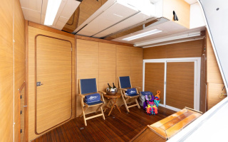 CHAMPAGNE SEAS 51