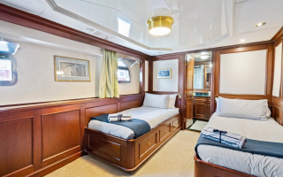 PACIFIC MERMAID 18