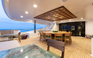 CHAMPAGNE SEAS 15