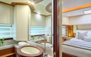 GOLDEN YACHT 18