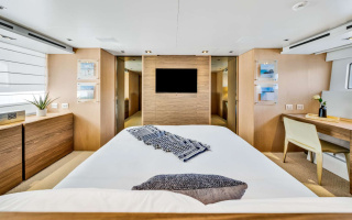 ASTONISH 8