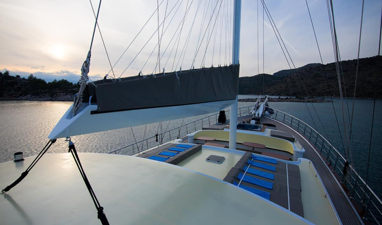 NEVRA QUEEN