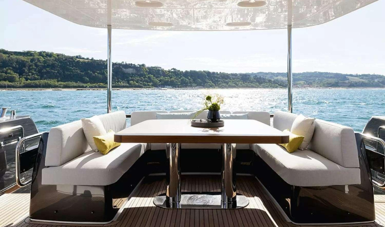 AZIMUT MAGELLANO 66